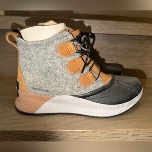 Sorel Gray and Tan Out and About Ankle Boots, Waterproof, Size 8